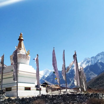 Stupa on the way to Langtang Valley