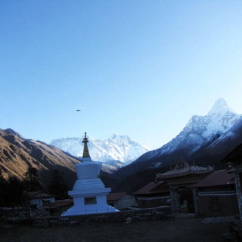 Everest Base Camp trail after Makalu Sherpani Col Pass