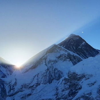 Sunrise view on Mount Everest from Kala Patthar
